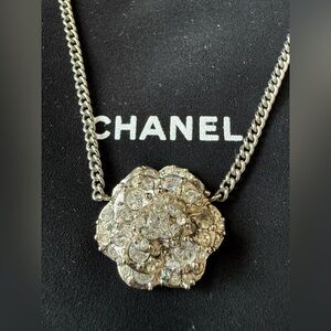 Chanel CAMÉLIA CHANEL BRILLANTS SWAROVSKI VINTAGE/2012 Necklace